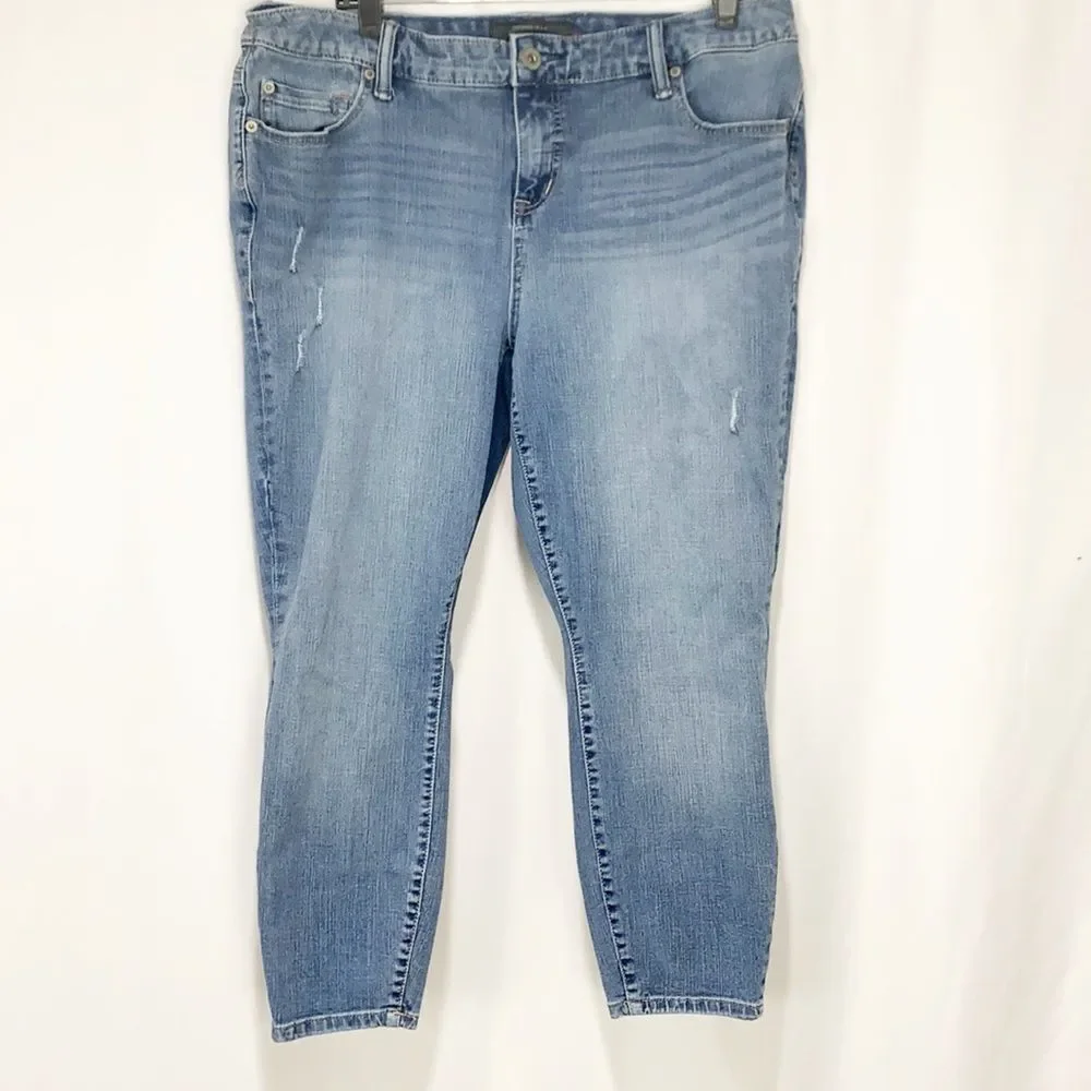 Torrid Distressed Ankle Skinny Jean Light Wash 18 - Picture 3 of 13